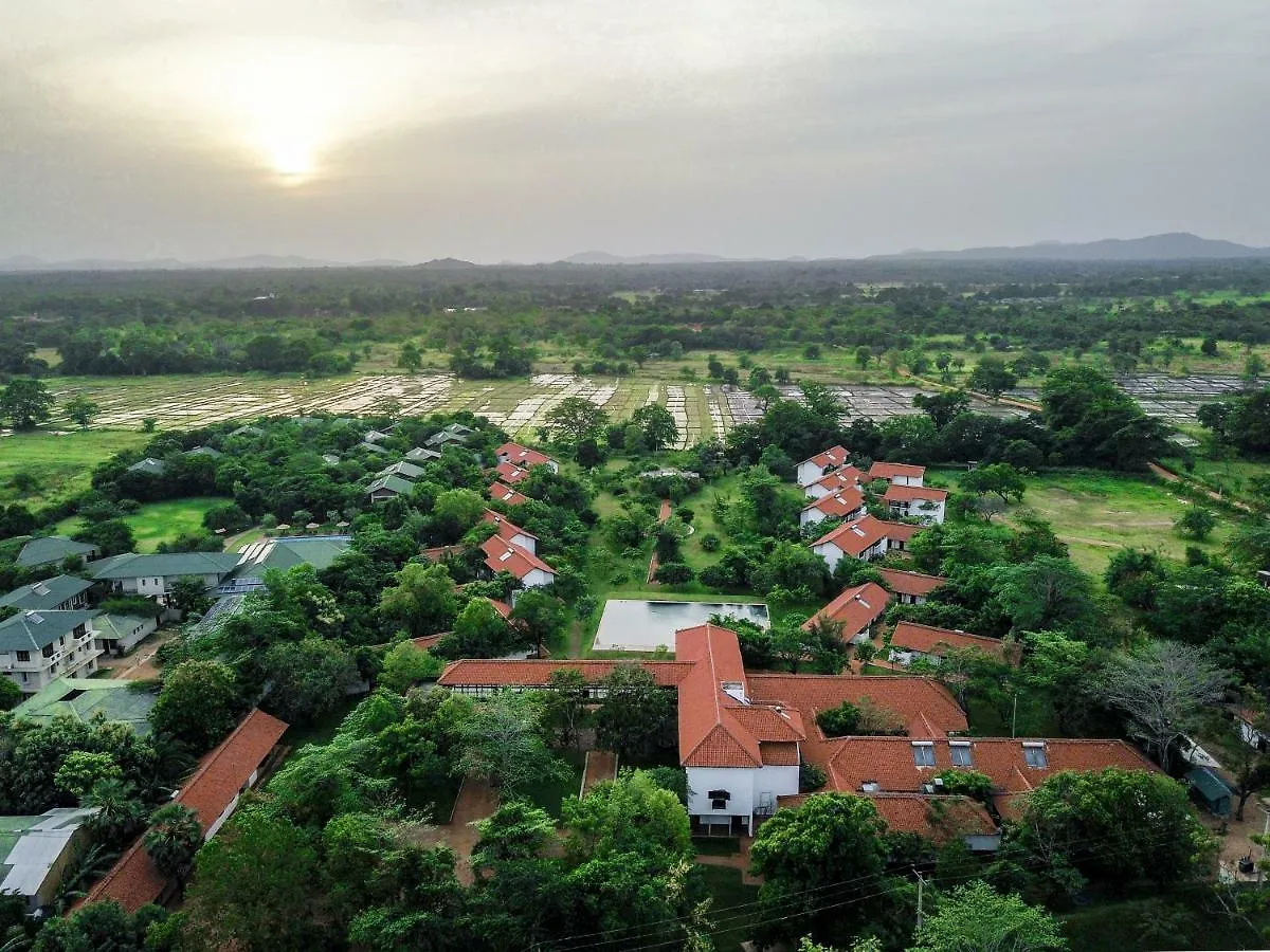 Sigiriya Jungles Hotel 5*,