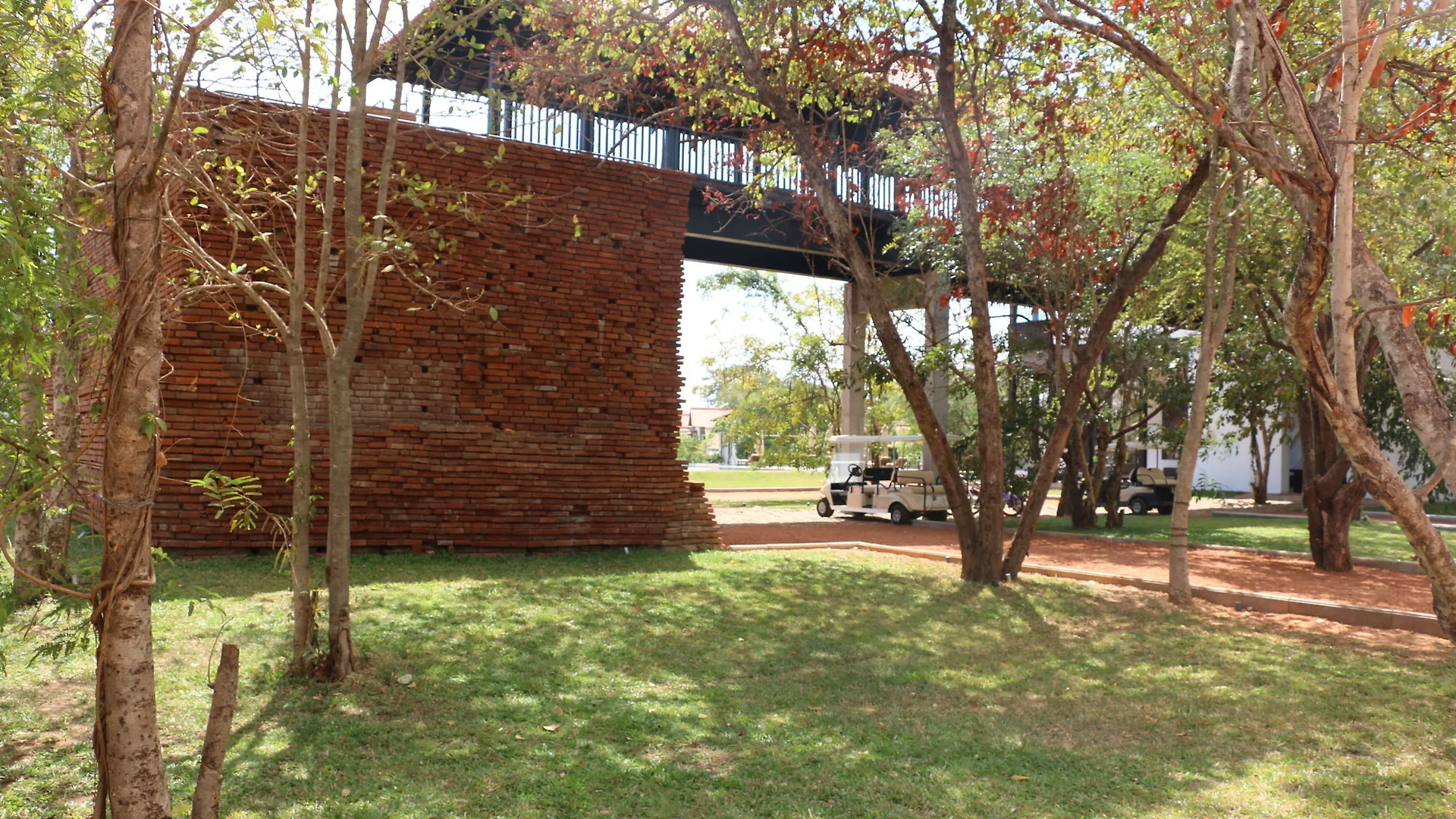 Sigiriya Jungles Hotel Resort