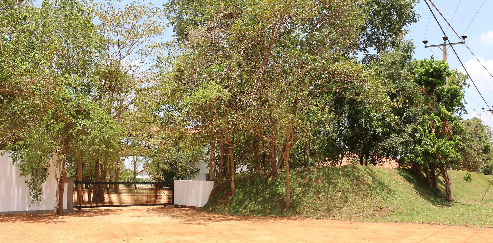 Sigiriya Jungles Hotel Resort