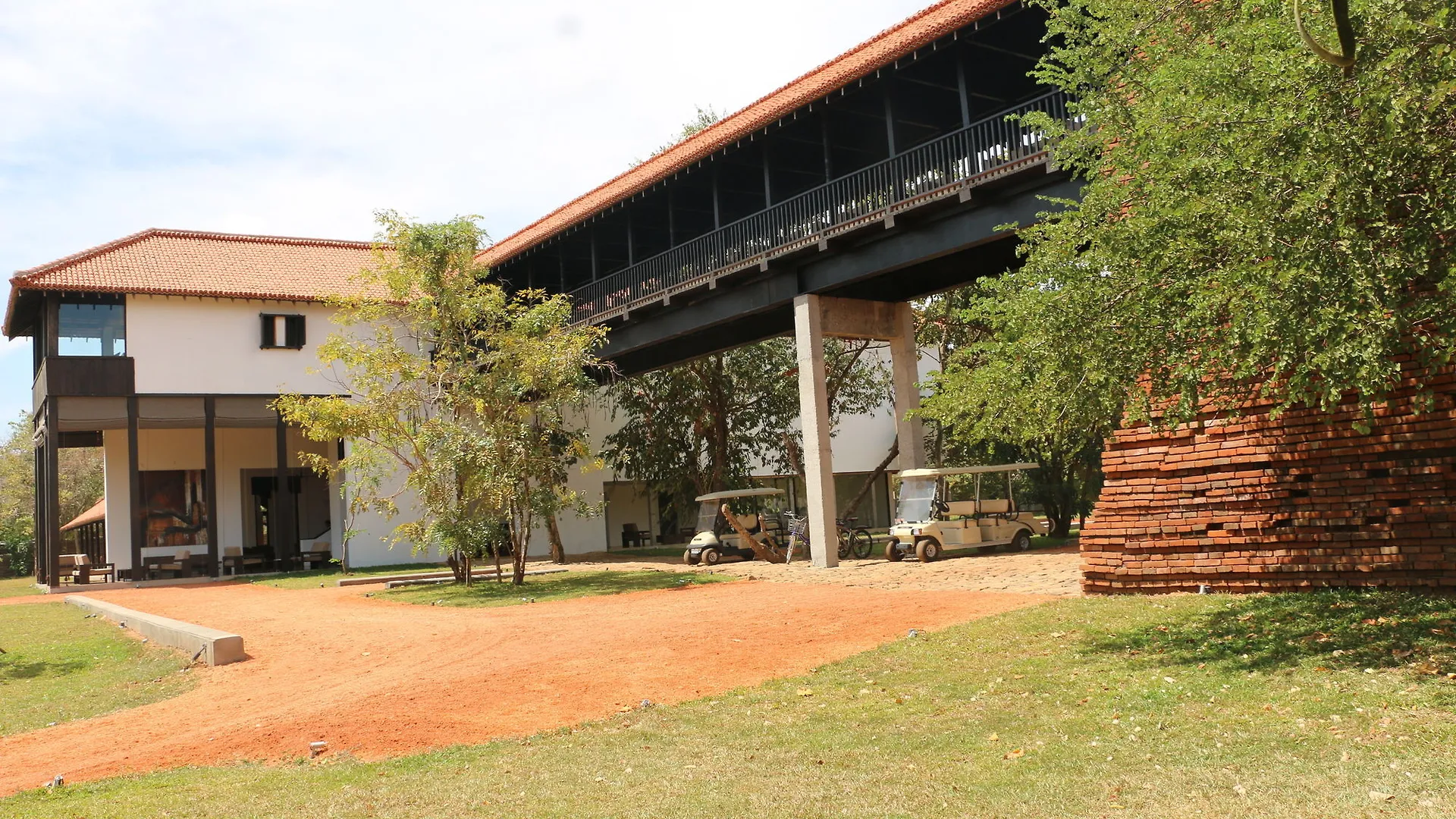 Sigiriya Jungles Hotel Resort